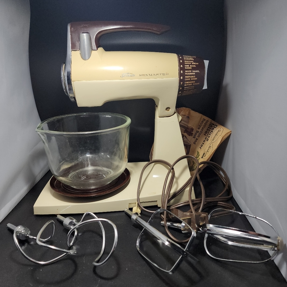 Vintage Sunbeam Mixmaster Stand Up Mixer w/Mixing Bowl, 2 Beater sets and Manual